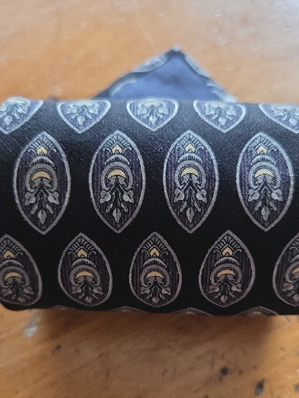 Dior 100% Silk Black Tie with Silver & Gold Medallion Motif - Picture 7 of 7